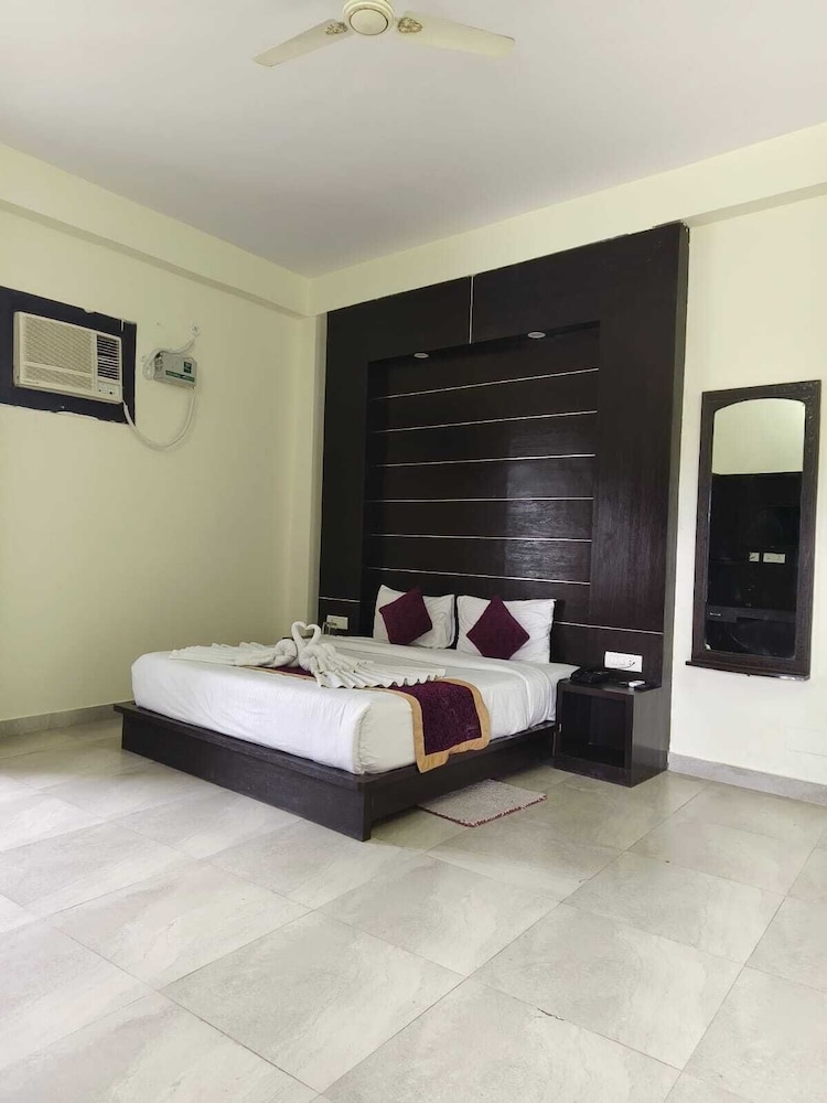 Studio Suite, 1 Queen Bed, Kitchen - Photo 9
