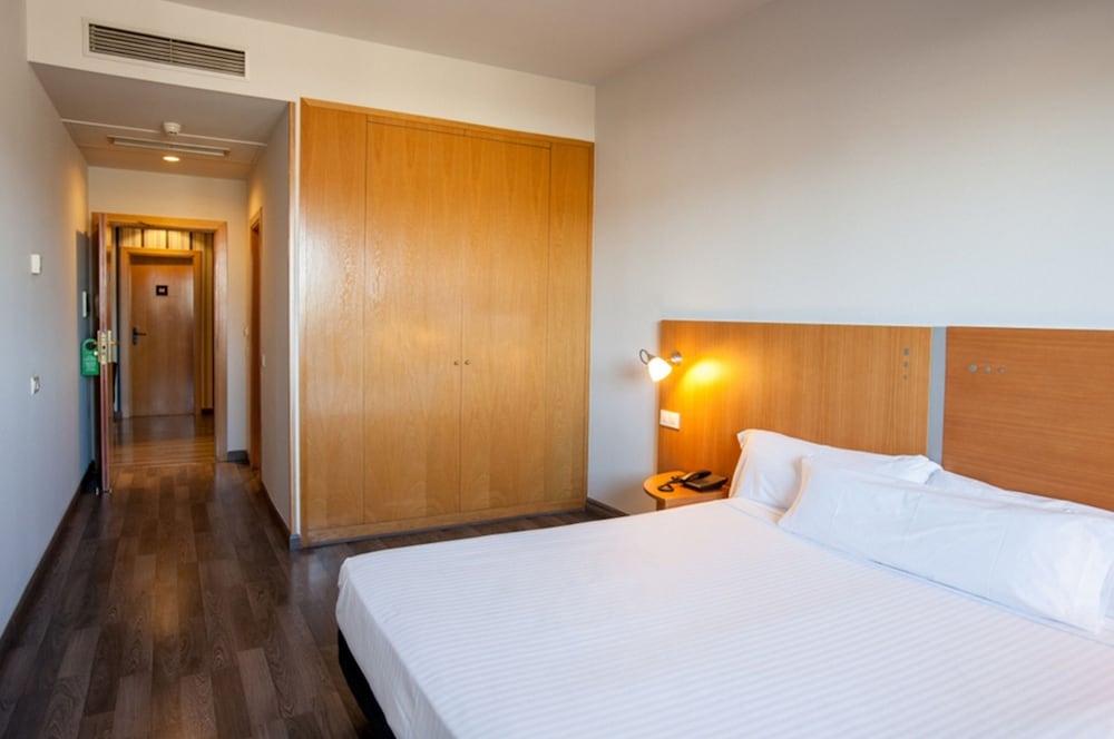 Standard Double or Twin Room - Photo 1