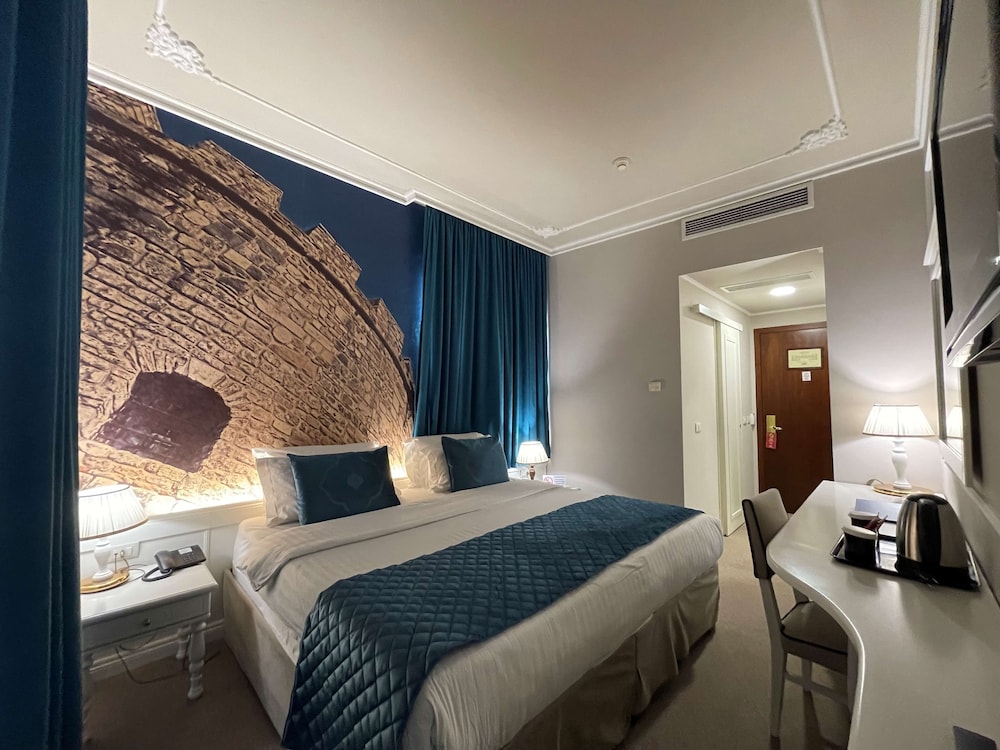 Comfort Room, 2 Twin Beds, Balcony, Partial Sea View photo 1