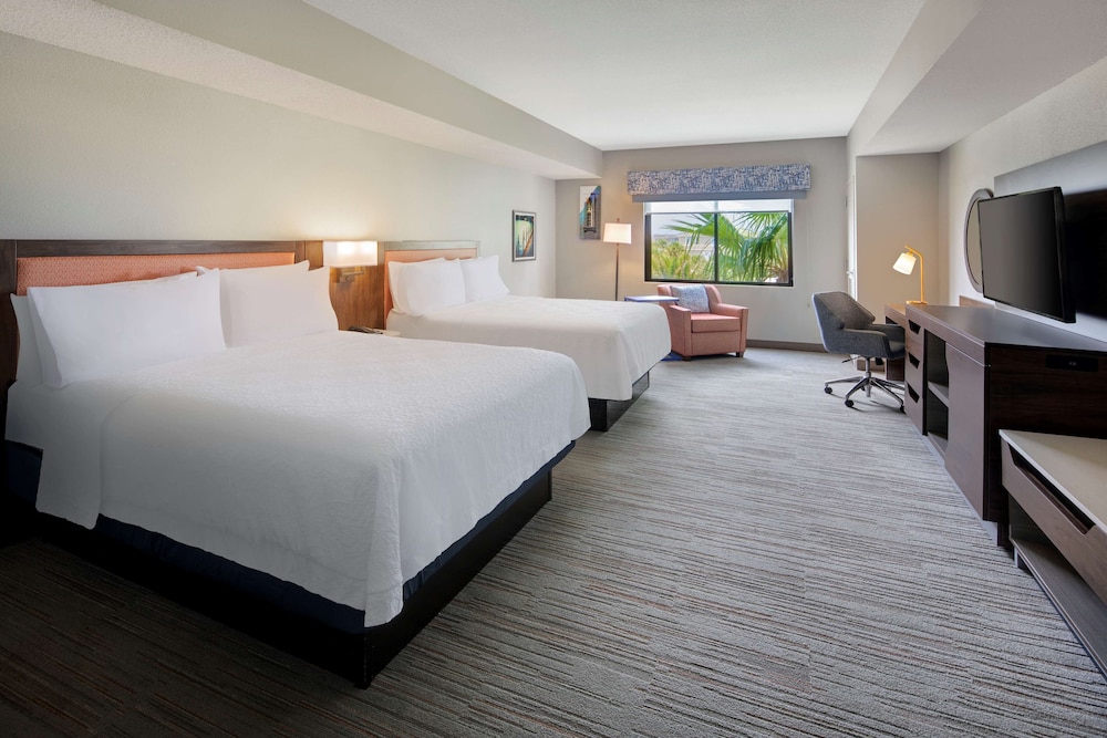 Room, 2 Queen Beds, Accessible, Non Smoking - Photo 4