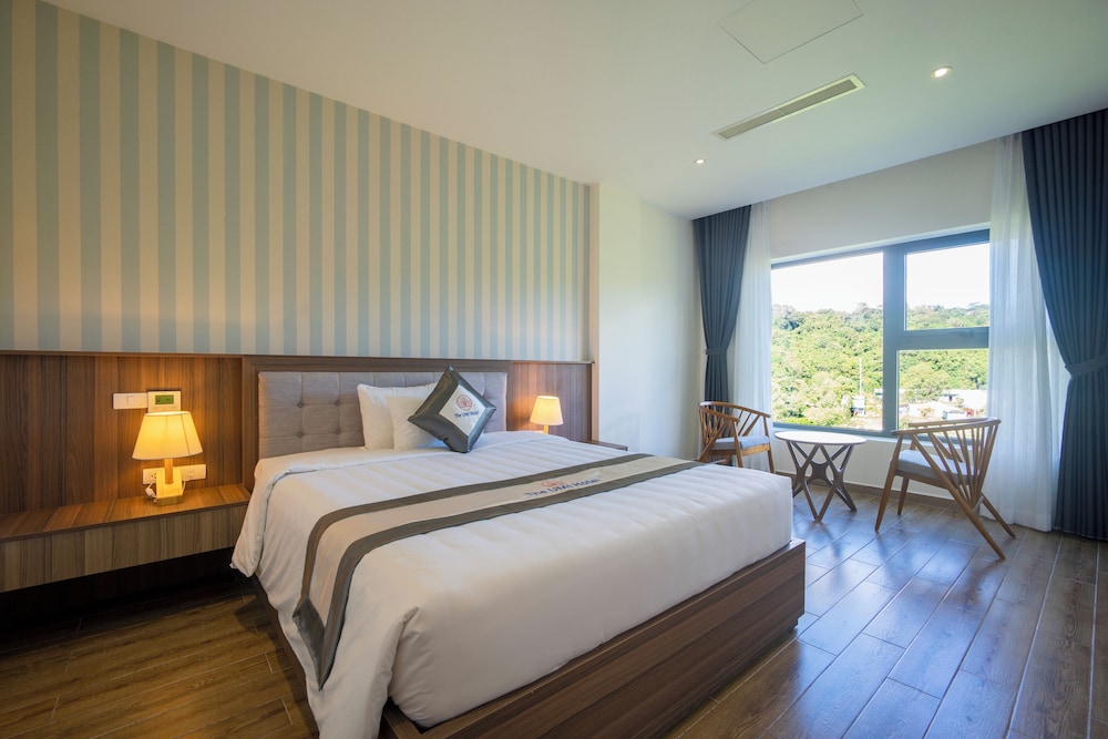 Superior Double Room, Balcony, Mountain View