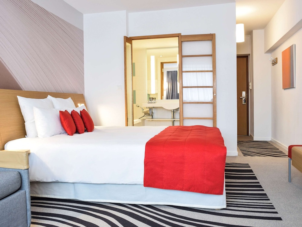 Superior Room, 1 Queen Bed with Sofa bed photo 3