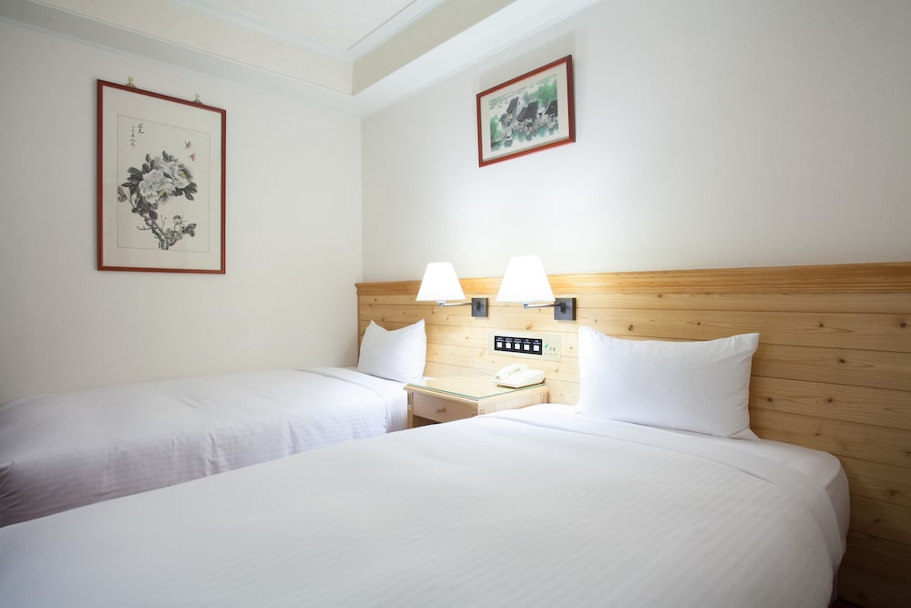 Twin Room, 2 Twin Beds photo 2