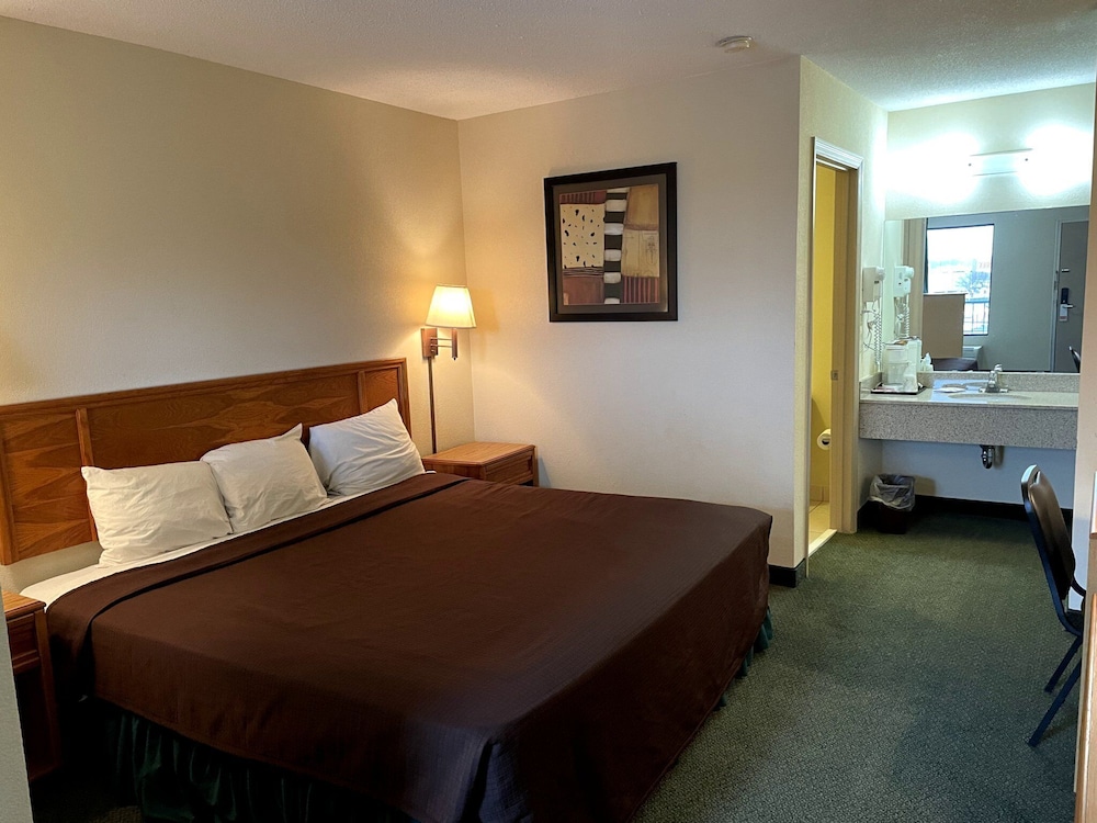 Deluxe Single Room, Jetted Tub photo 3