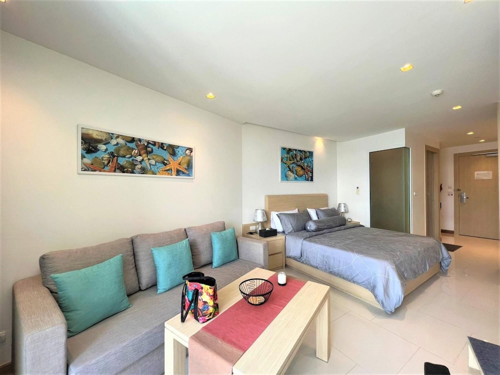 Apartment, Smoking