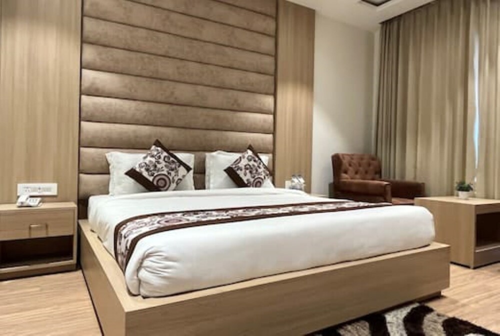 Deluxe Double Room, City View