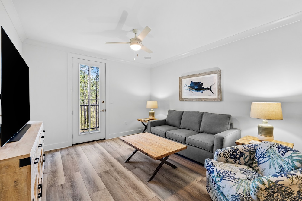 Condo, 1 King Bed with Sofa bed, Balcony, Garden View (Pinewood30A 334)