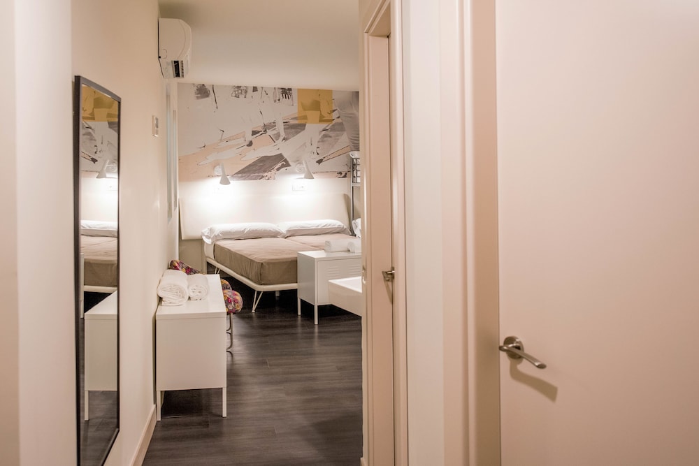 Sextuple Room photo 3
