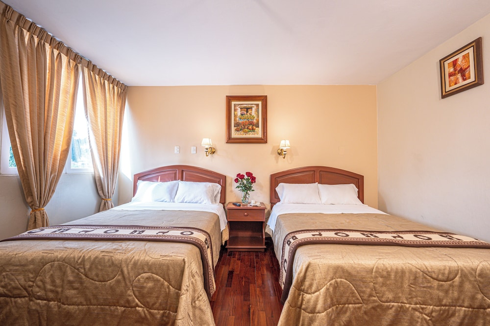 Economy Twin Room, Tower