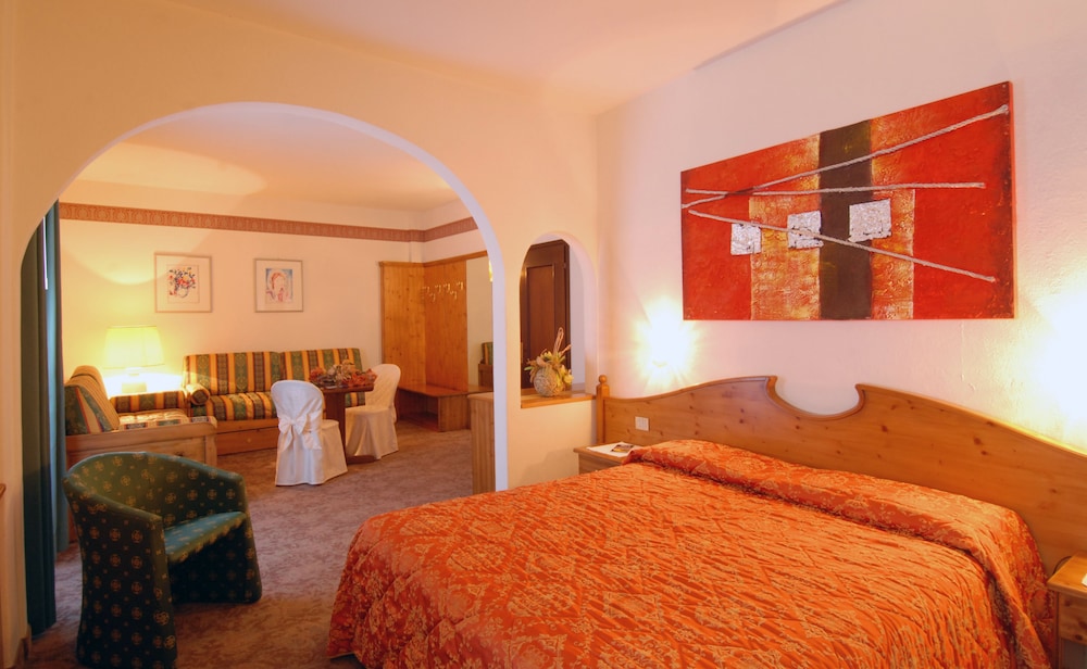Superior Quadruple Room, Mountain View photo 3