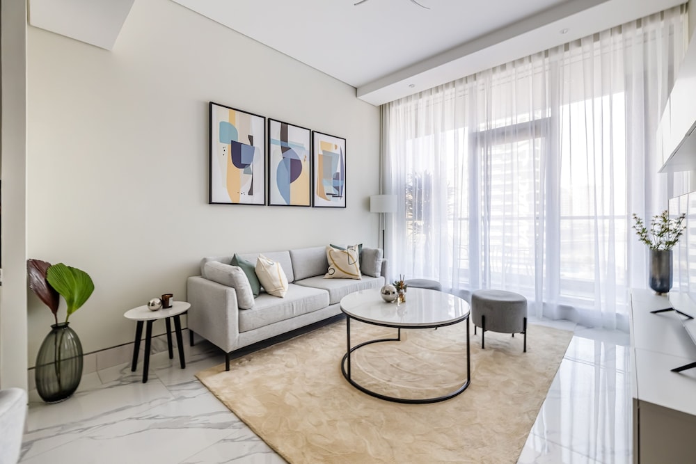Premium One Bedroom Apartment with Kitchen & Balcony photo 3