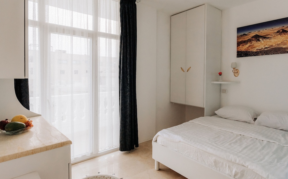 City Double Room (Double room) - Photo 10