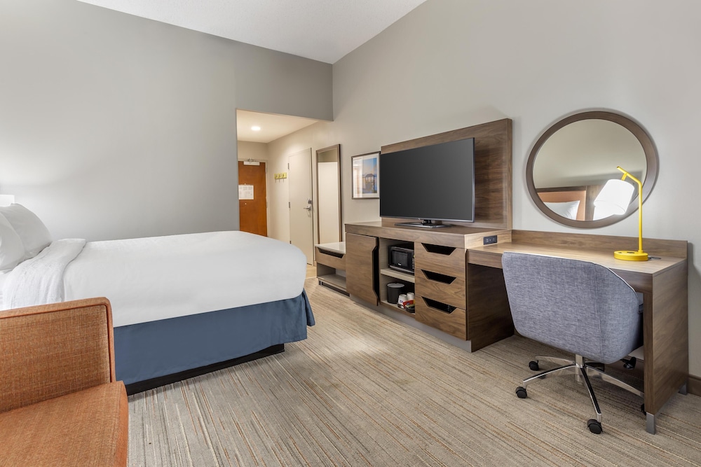 Room, 1 Double Bed, Accessible, Bathtub (Mobility & Hearing) - Photo 2