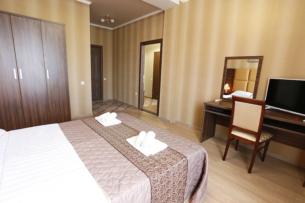 Family Suite photo 2