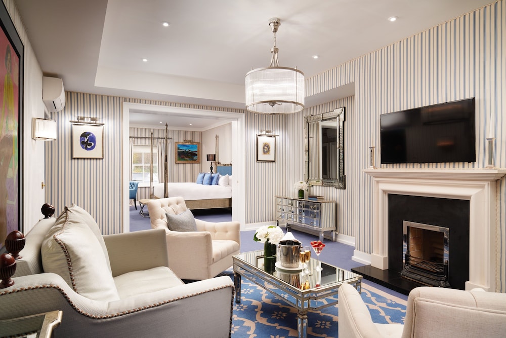 Suite, Lake View (Twin)