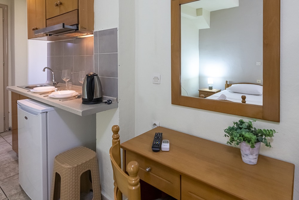 Basic Double Room - Photo 8