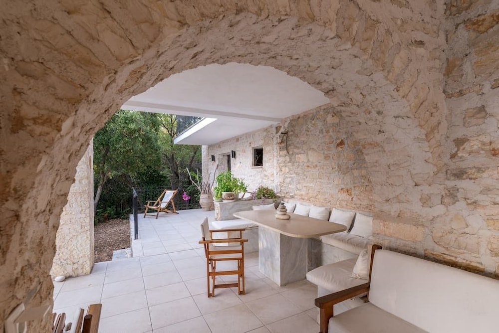 Villa, Multiple Bedrooms photo 2
