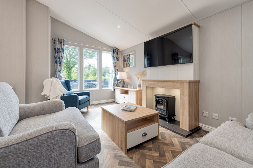 Luxury Chalet, Pets Allowed photo 2
