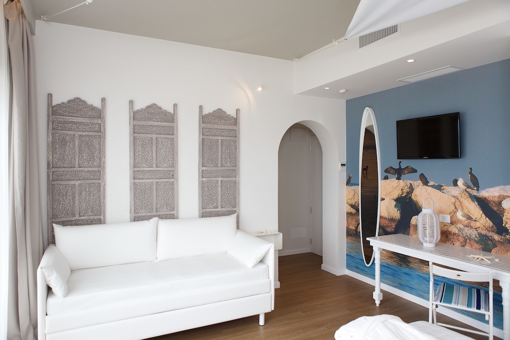 Superior Studio Suite, Balcony, Sea View photo 2
