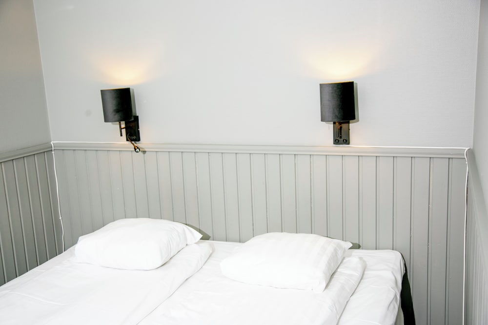 Standard Double or Twin Room, No Windows - Photo 1
