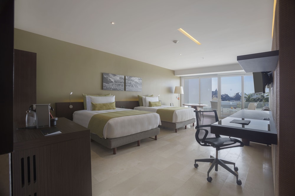 Club Signature Room with Two Queen Beds