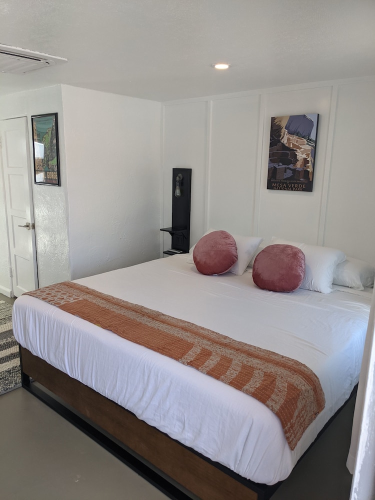 Comfort Room, Mountain View, Mountainside photo 1