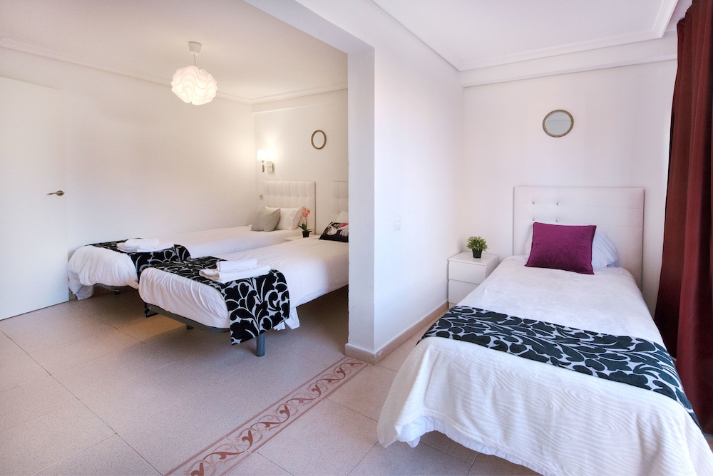Comfort Apartment, 2 Bedrooms, Kitchen, Beach View photo 2