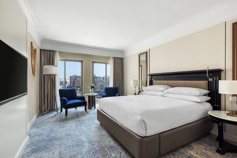 Suite, 1 Twin Bed (Diplomatic, Ergonomic Flex Space) thumbnail 5