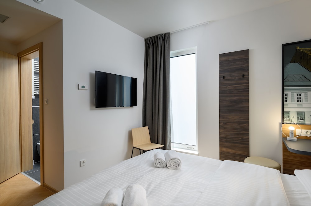Standard Double Room - Photo 2