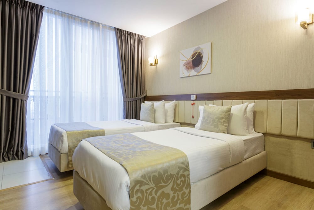 Standard Room, Accessible - Photo 3