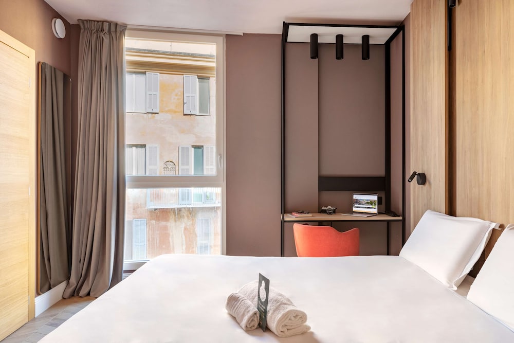 Superior Double Room, Non Smoking - Photo 8