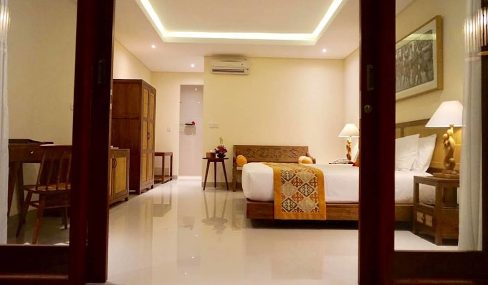 Superior Room, Balcony, Pool View - Photo 1