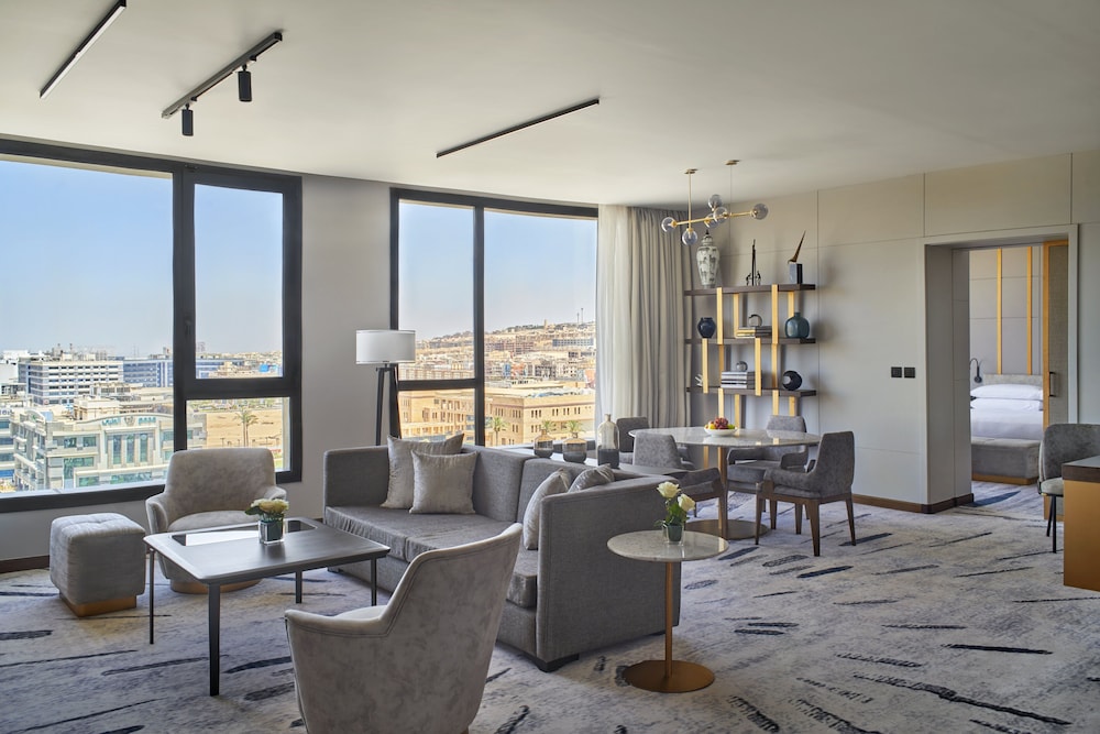 1 Bedroom Suite Club Floor Arkan Plaza View - Photo 6