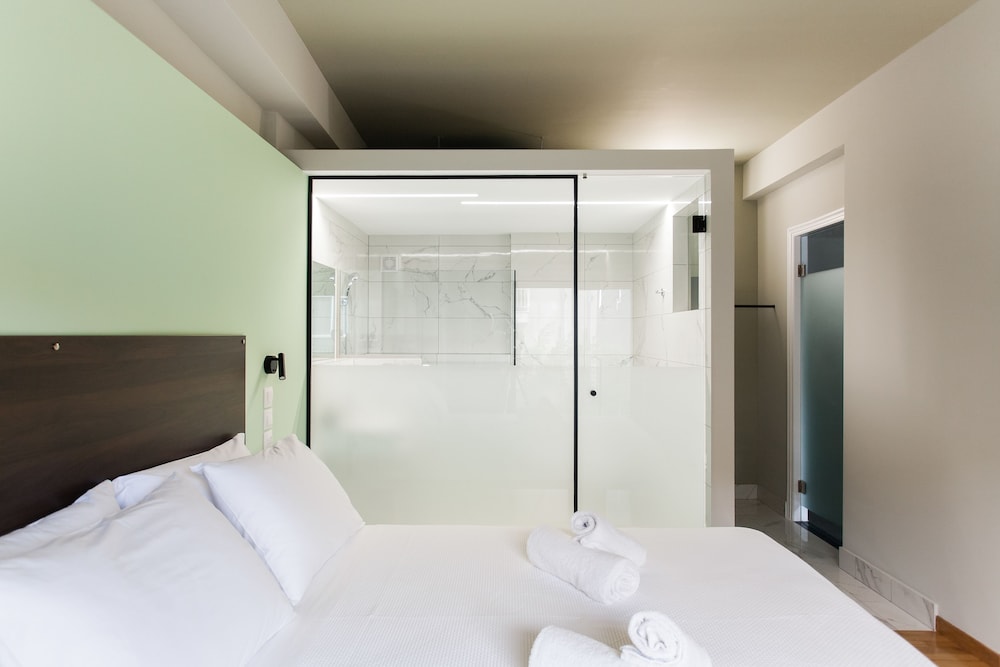 Apartment (Greece U Around Athens No. 3) photo 3