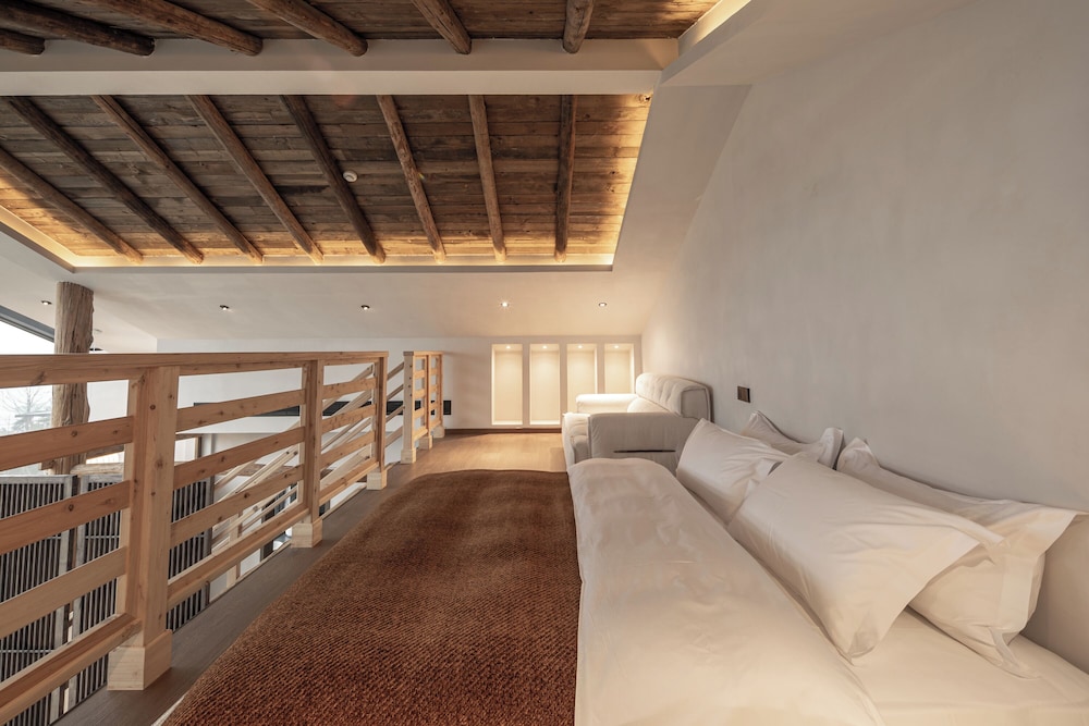 Premier Suite, Hill View