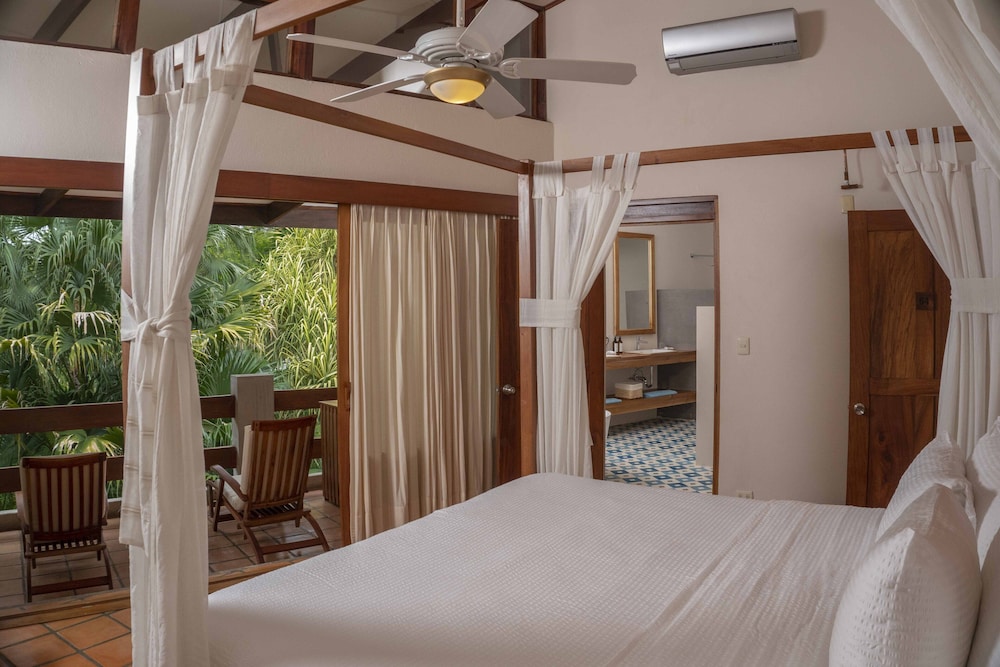 Suite, 4 Bedrooms