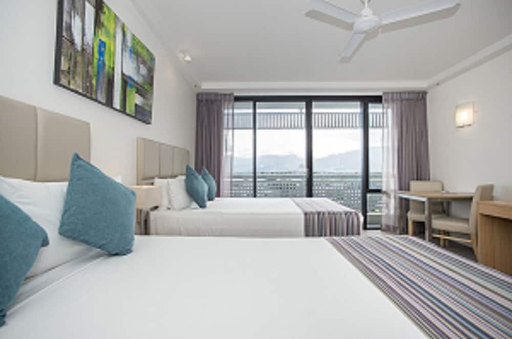 Standard Room, 2 Double Beds - Photo 9
