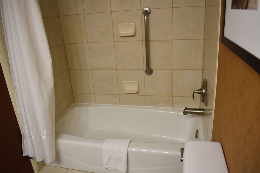 Junior Suite One Queen and One Sofa Bed - Photo 3