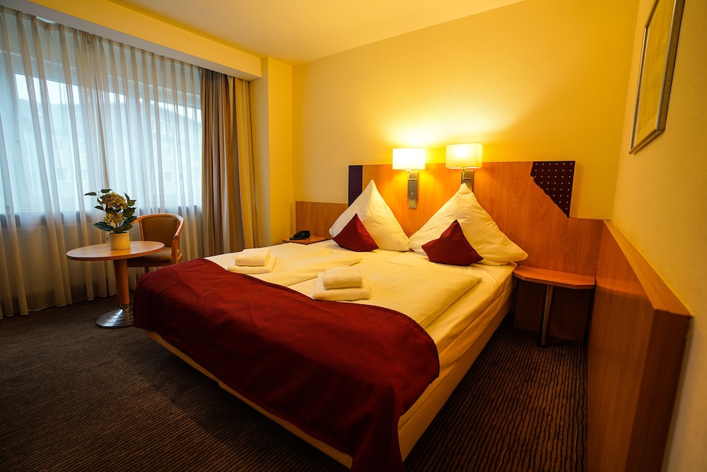Business Double or Twin Room - Photo 7