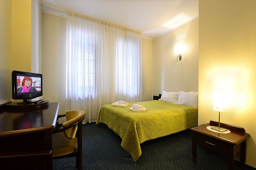 Double or Twin Room photo 2