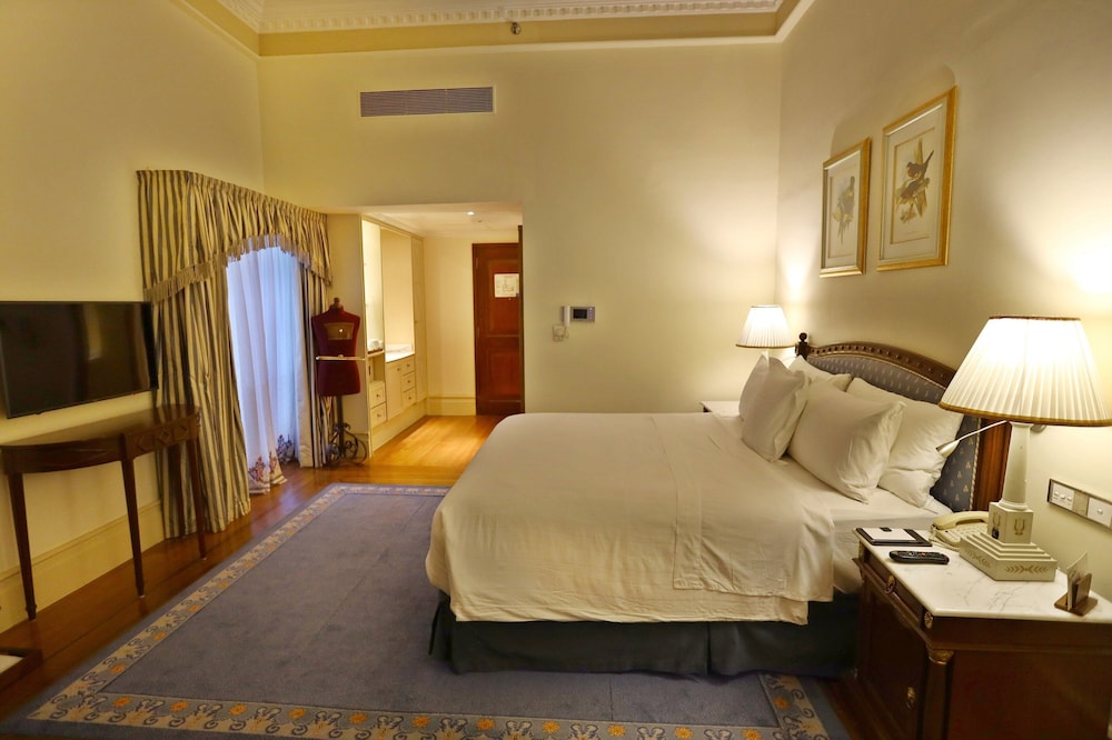 Room, 1 Queen Bed, Smoking, Tower - Photo 1