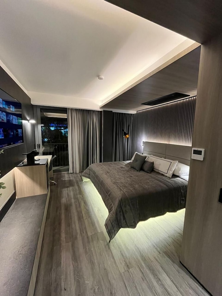 Standard Double Room, City View