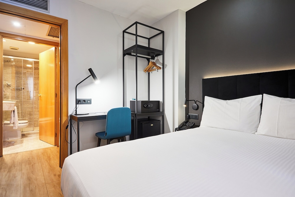 Basic Room photo 2