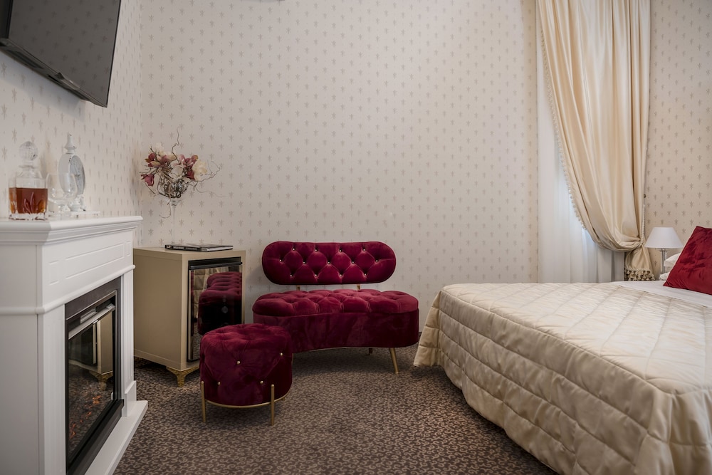 Suite - Photo 2