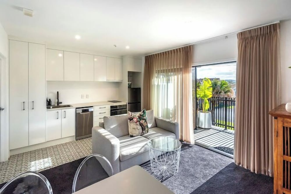 Deluxe Suite - Photo 2