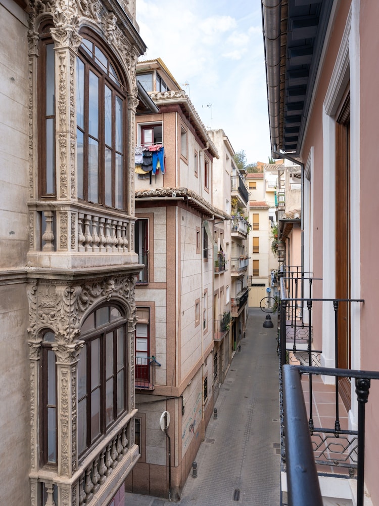 One-Bedroom Apartment with Balcony - Photo 27