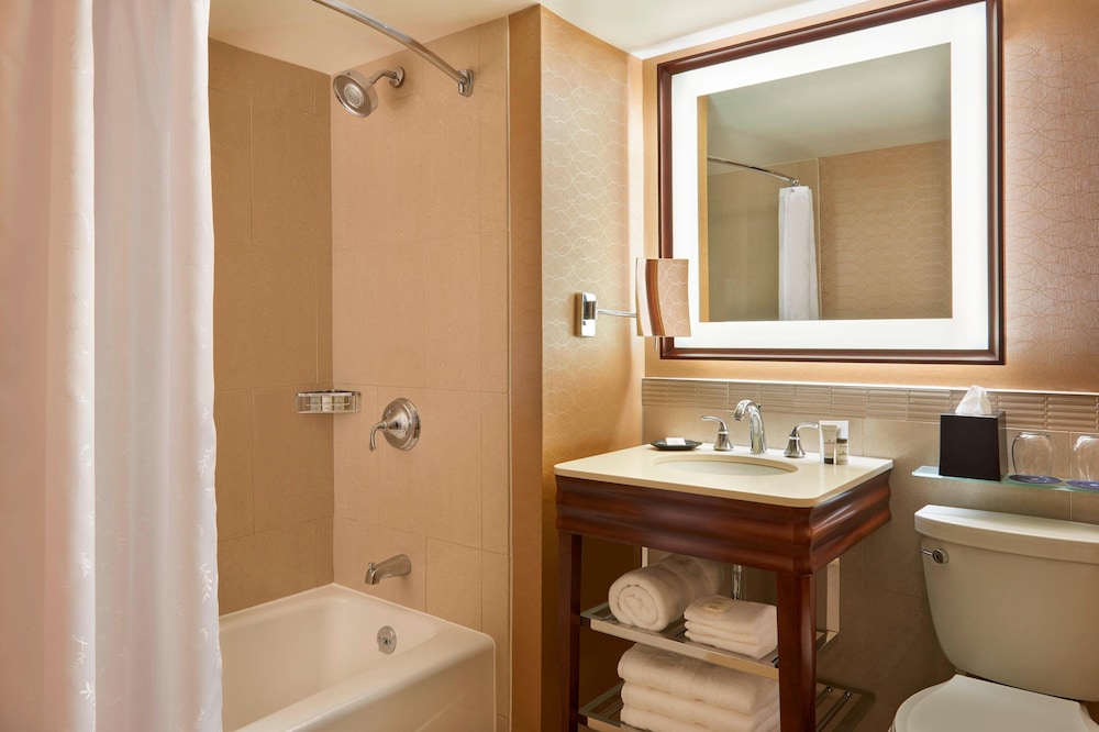 Club Room, 1 Queen Bed - Photo 7