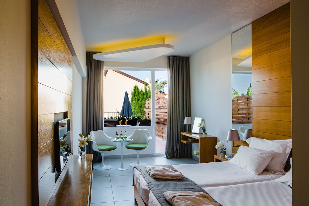 Deluxe Room, Terrace - Photo 1