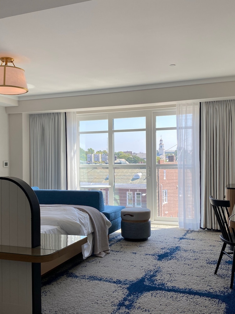 Room, 1 King Bed, City View - Photo 6