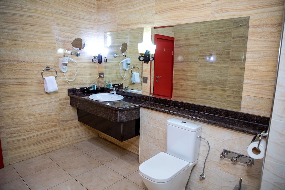 Deluxe Room, 2 Twin Beds, Non Smoking, Balcony - Photo 4